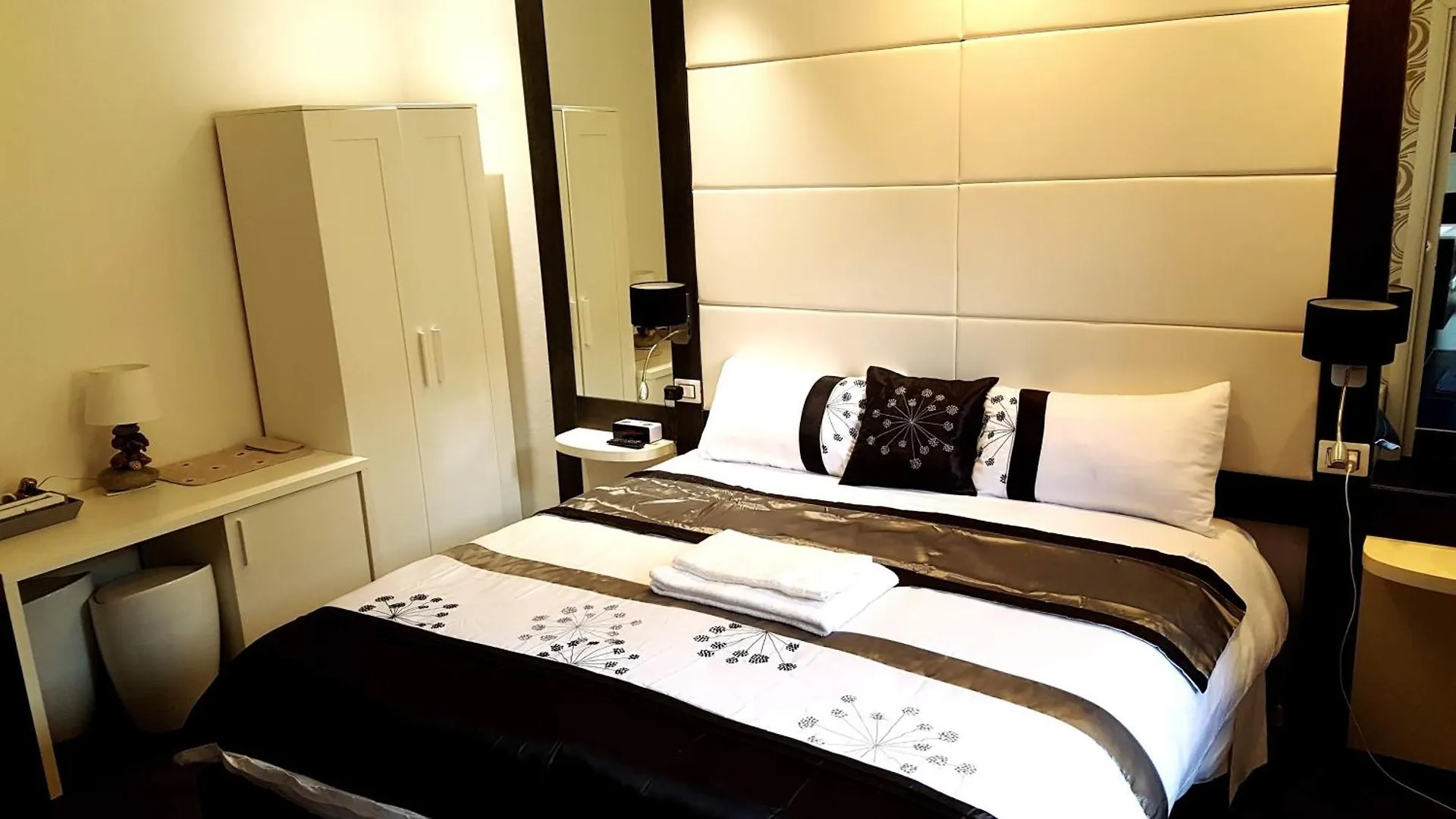 Voyage Deluxe Master Room La Spezia Italien